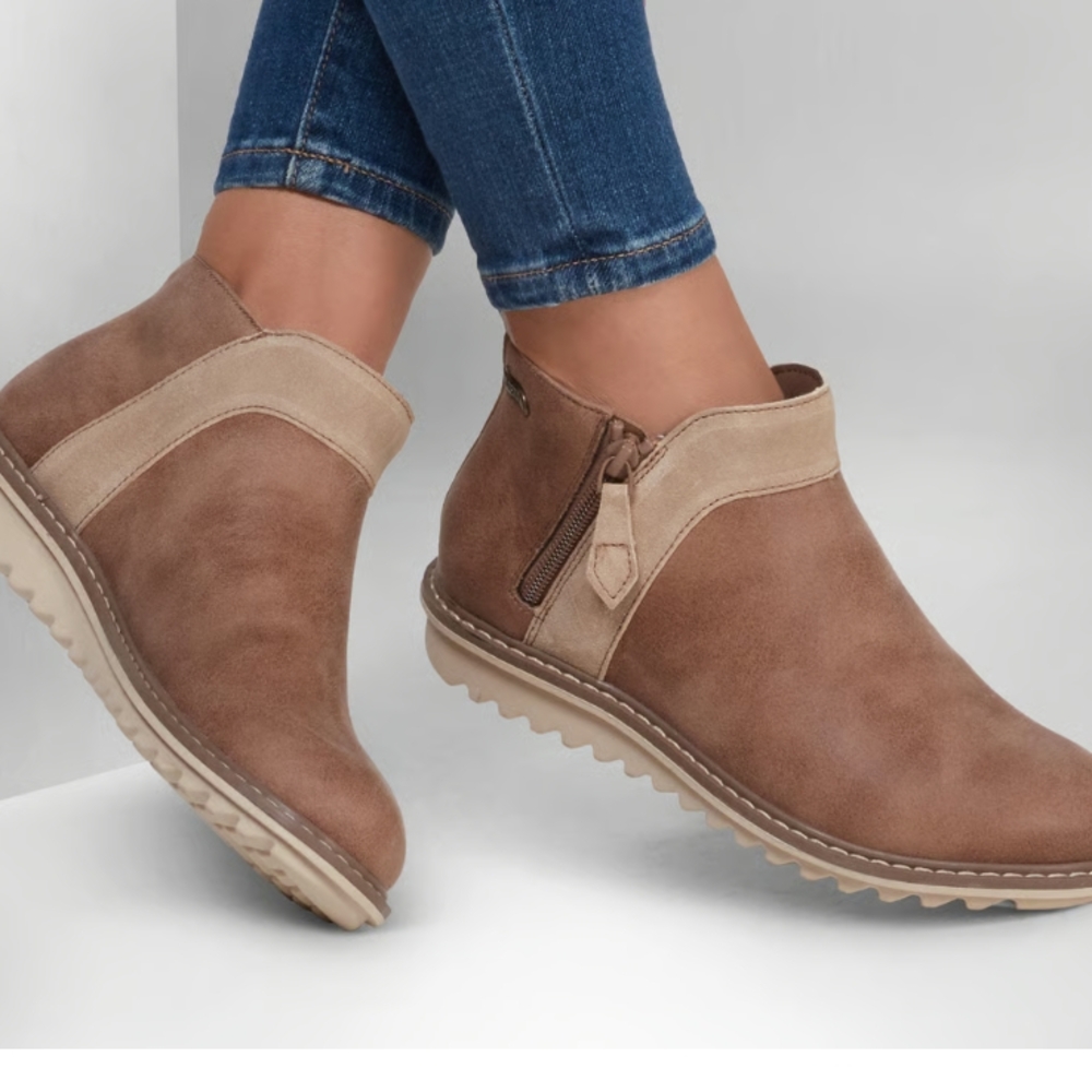 Skechers Women's Tan Ankle Boots
